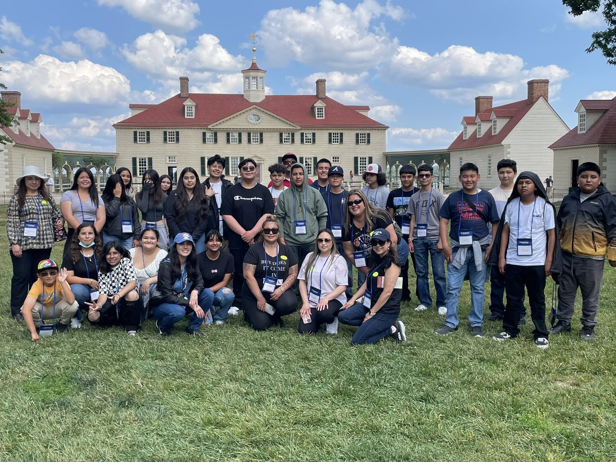 At Mount Vernon - home of George Washington 😊 #vvmstodcny2023 <a href="/MountVernon/">Mount Vernon</a> <a href="/LCortezGUSD/">Laura Cortez</a> <a href="/zjgalvan/">Dr. Zandra Jo Galván 🩷</a> <a href="/VistaVerdeGrizz/">Vista Verde</a> <a href="/GUSDEdServices/">Greenfield Union SD</a>