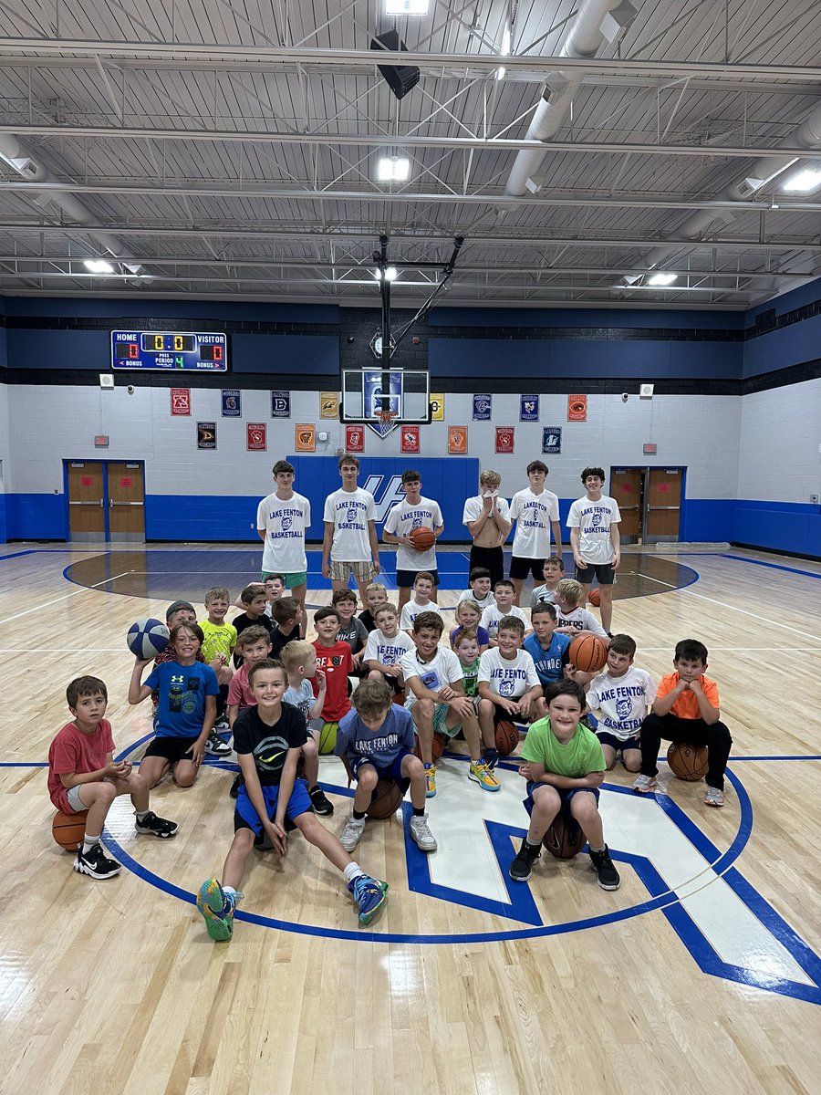LFMensHoops's tweet photo. We had a great two days of Summer Camp at all three levels! We had a ton of fun in the process as well! #HardWork #ChampionshipEffort #Brothership https://t.co/gO5eQP9Ng7