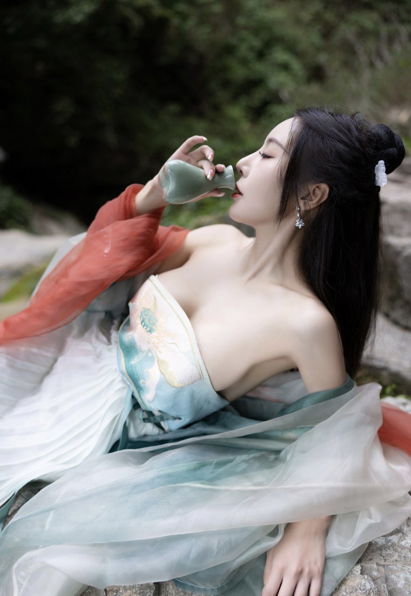 共饮一杯吗 https://t.co/1LpZlNBSLs