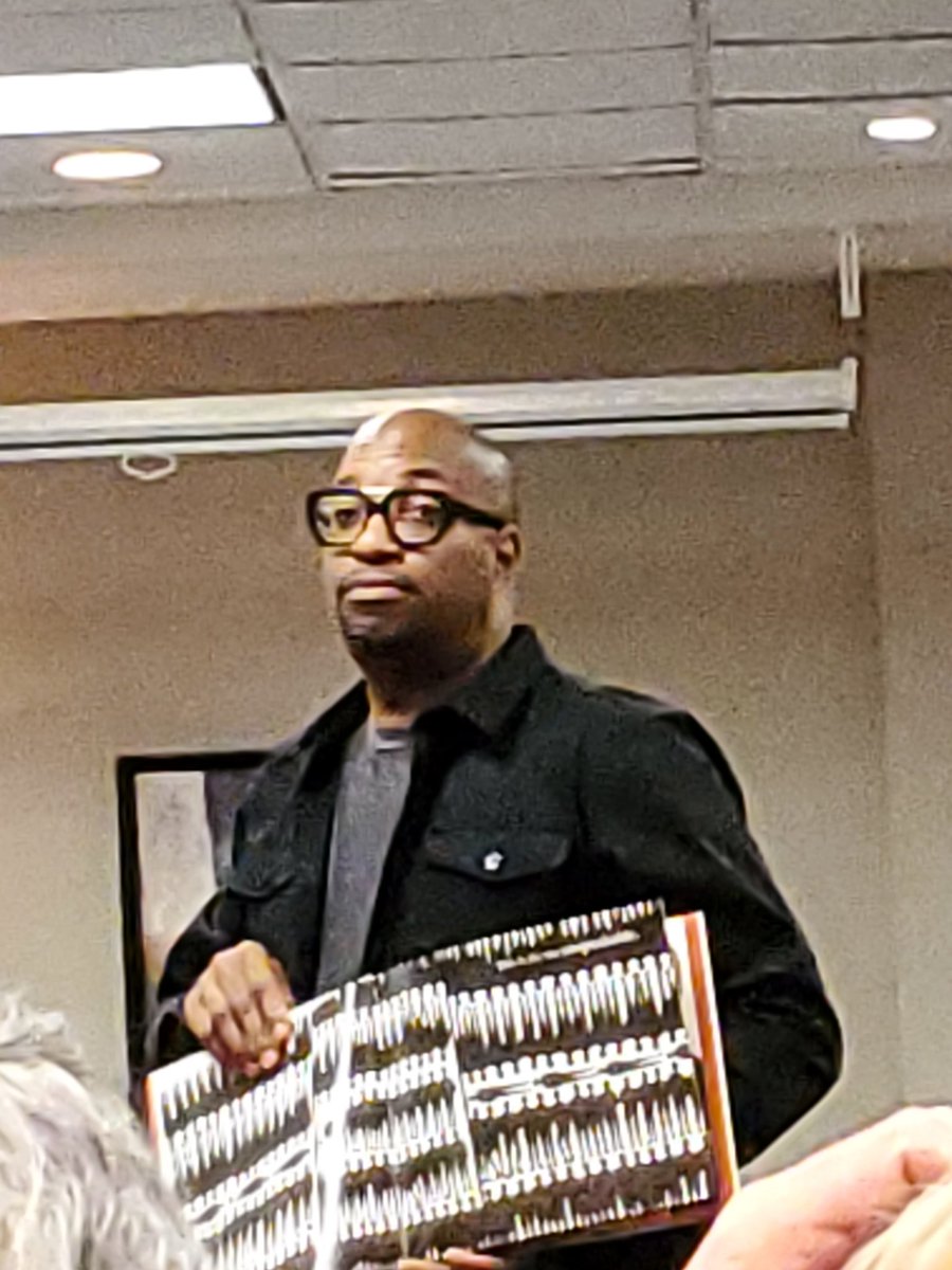 meyzeeklibrary's tweet photo. I so appreciate the Librarians' Summer Academy!  The magic continued with our mystery guest.... @kwamealexander. He shared some of his story and made us laugh, he made us cry and he reminded us of the power of words.  #JCPSlibraries #WeAreJCPS #meyzeekreads https://t.co/Et3eTiNTMK