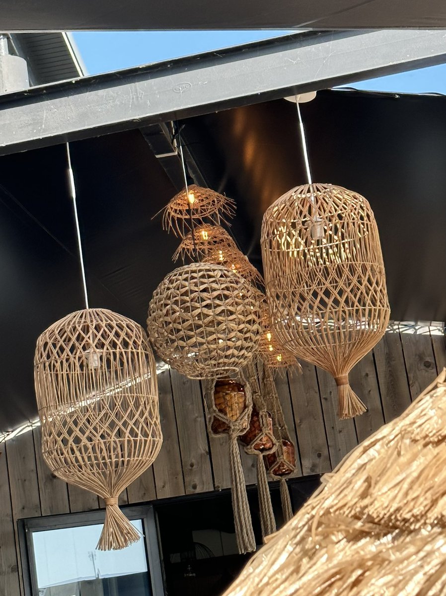 L_ANE_ESTHER's tweet photo. Ambiance terrasse ombragée #chill #lounge #Lorient #lanester #larmor #lomener #guidel #kerpont https://t.co/fZ34eeUATP