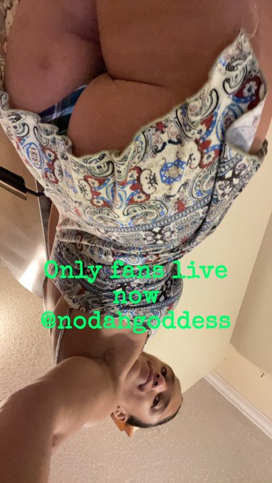 Live show hang out with me https://t.co/5DeubeYkW0