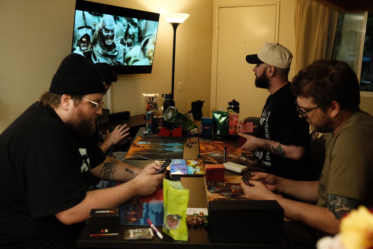 PinkImpulsee's tweet photo. Can you really beat magic the gathering + lord of the rings nights?? Nope. That is the answer. 

#MagicTheGathering #lordoftherings #mtg #lotr https://t.co/H1kFZcYRHc