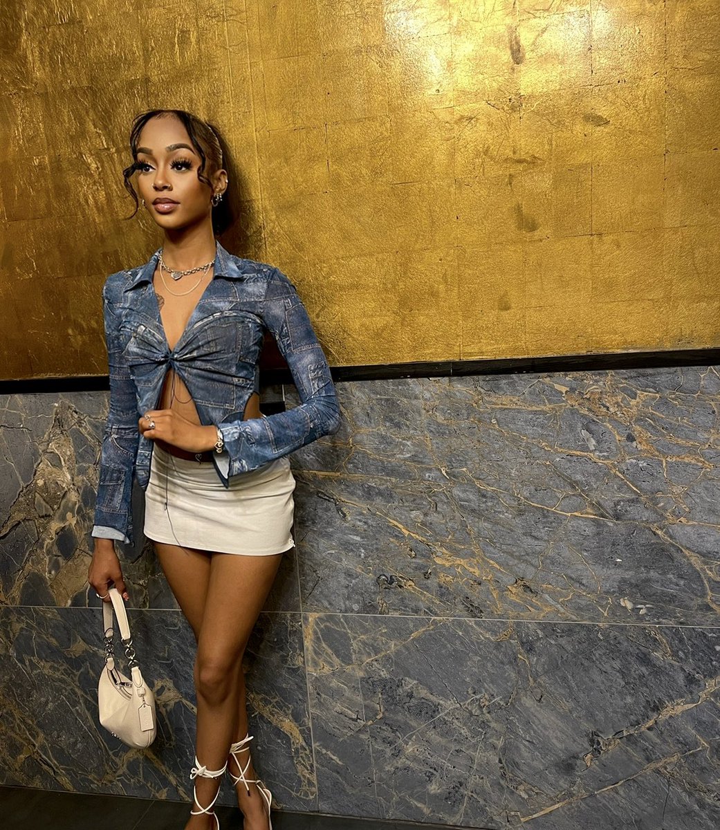 Classykaay's tweet photo. Just focus on me ! https://t.co/ewtyGNaiok