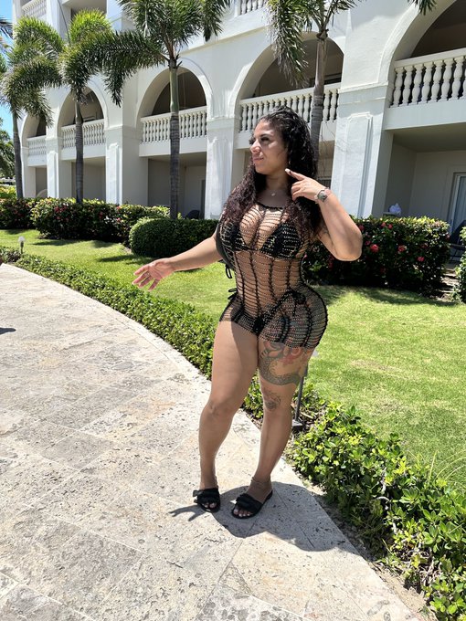 vacay? ☀️🏝️ https://t.co/HEuxGU7b79<a href="/tag/happythanksgiving"class="tags"><span>#happythanksgiving</span></a>