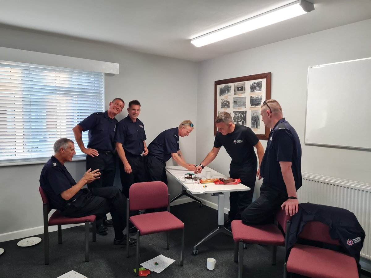 ODHIWFRS's tweet photo. There is no stopping our @QuicheyMoo on her adventures! She had a great time with @FreshwaterFire and Yarmouth at drill night tonight discussing colour energies. Thanks for inviting us in #reachingfurther #selfdevelopment #hiwfrs https://t.co/p3OzukczqG