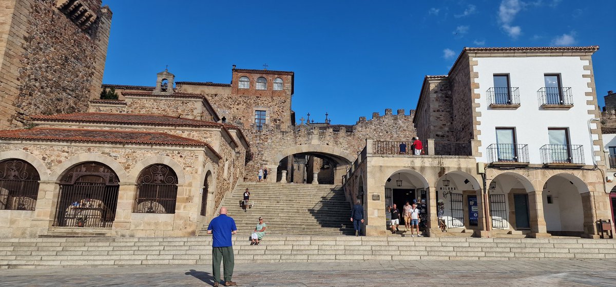 Family Travel Explore tweet media