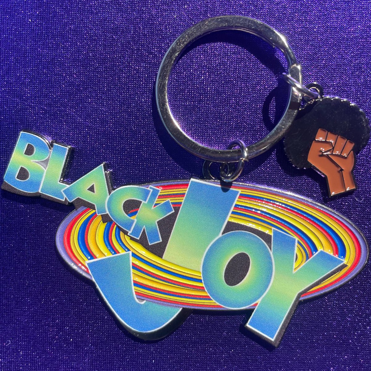 jamminfojustice's tweet photo. Carry a little Black Joy with you everywhere you go✊🏾🤎 #blackjoy #blackisbeautiful #blm #blmart #blackownedbusiness

https://t.co/osepXTN0dx https://t.co/7k4zwGjpkk