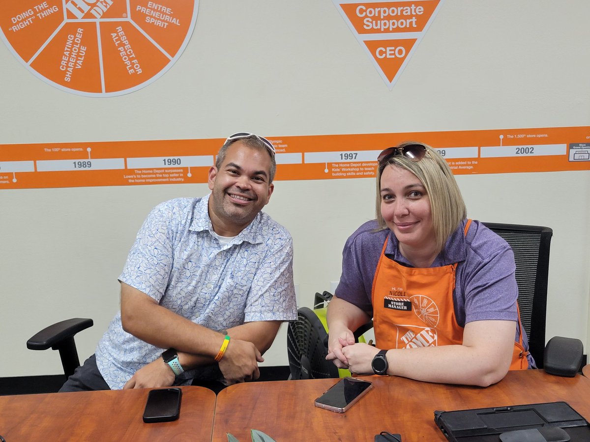 I have been fortunate to work with some amazing leaders. I am thankful these two are also amazing people - and friends.  <a href="/mikeyhart2571/">Mike Hart</a> <a href="/nicole_harmon7/">Nicole Harmon</a>