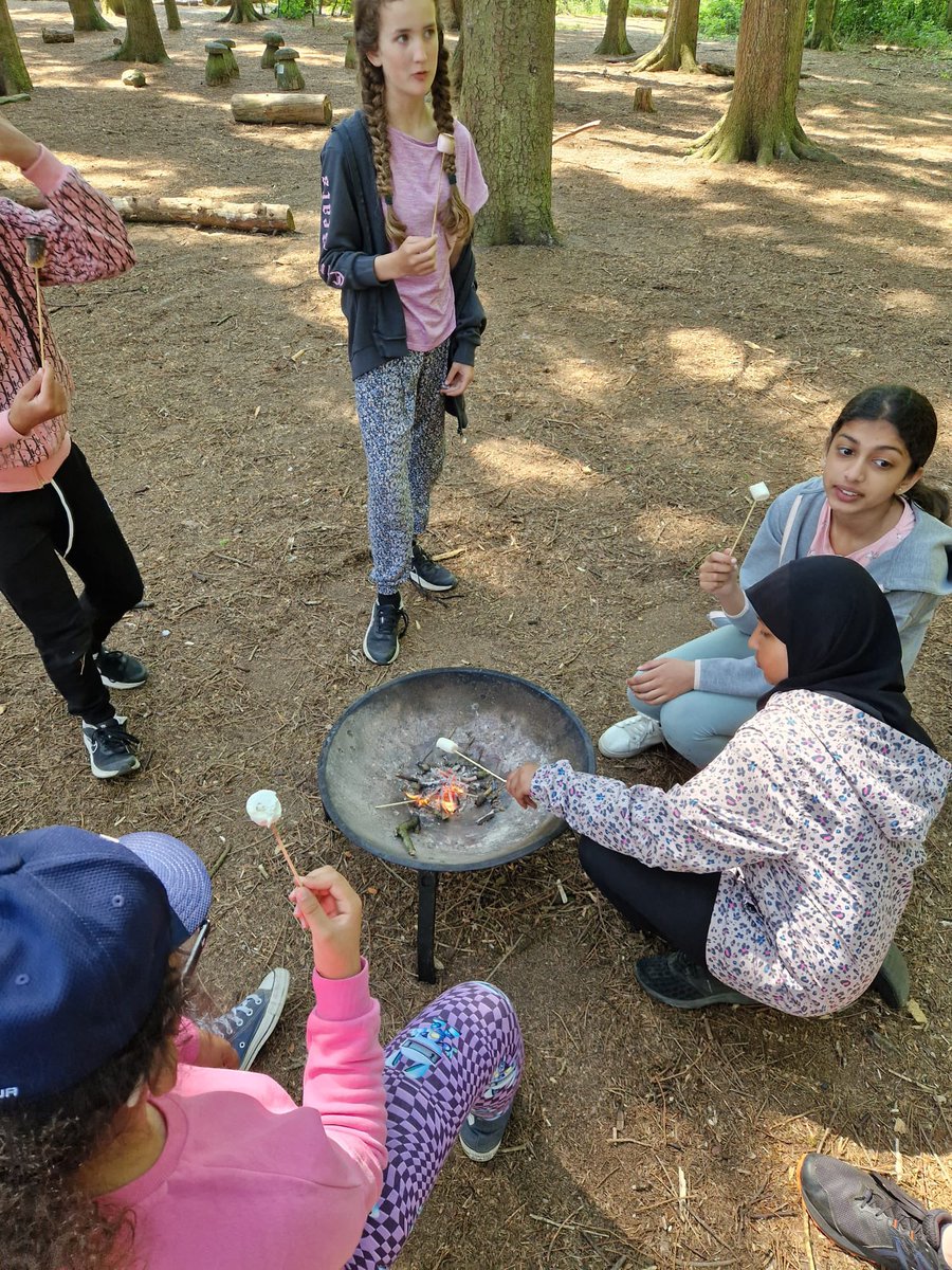 Yellow and blue group spent this morning’s bushcraft session learning how to light a fire and make mini beast hotels! 🪰🔥