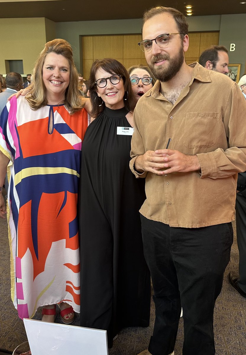 link2built's tweet photo. Last Friday, LINK was proud to sponsor and attend @kcur’s signature event, Radio Active.

RadioActive is the annual benefit for KCUR 89.3. It’s an exciting way for KCUR fans to come together in support of their favorite public radio service.

It was fun dressing up in theme. https://t.co/LRphlqZBdP