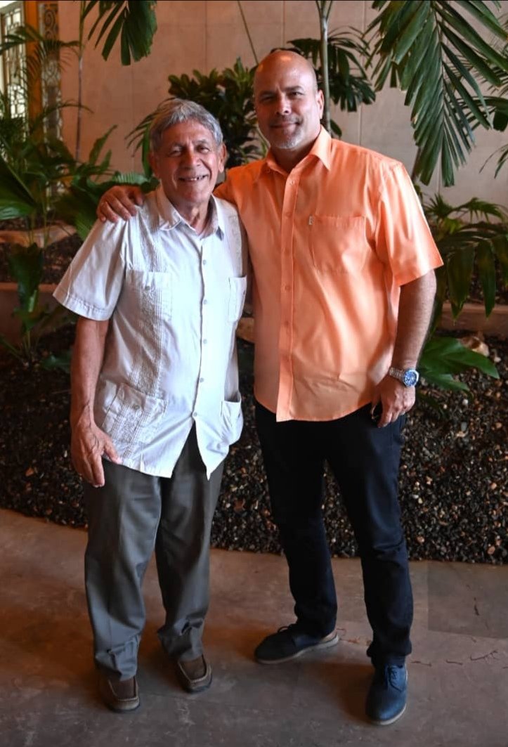 GHNordelo5's tweet photo. Hoy está de cumpleaños una leyenda, un genio de las cámaras que ha sabido ganarse la admiración y el cariño de muchísimas personas. ¡Felicidades Loquillo! #Cuba #CDRCuba #SomosDelBarrio ( 📷 @Danysuarez70 ) https://t.co/F4J4mbPC78