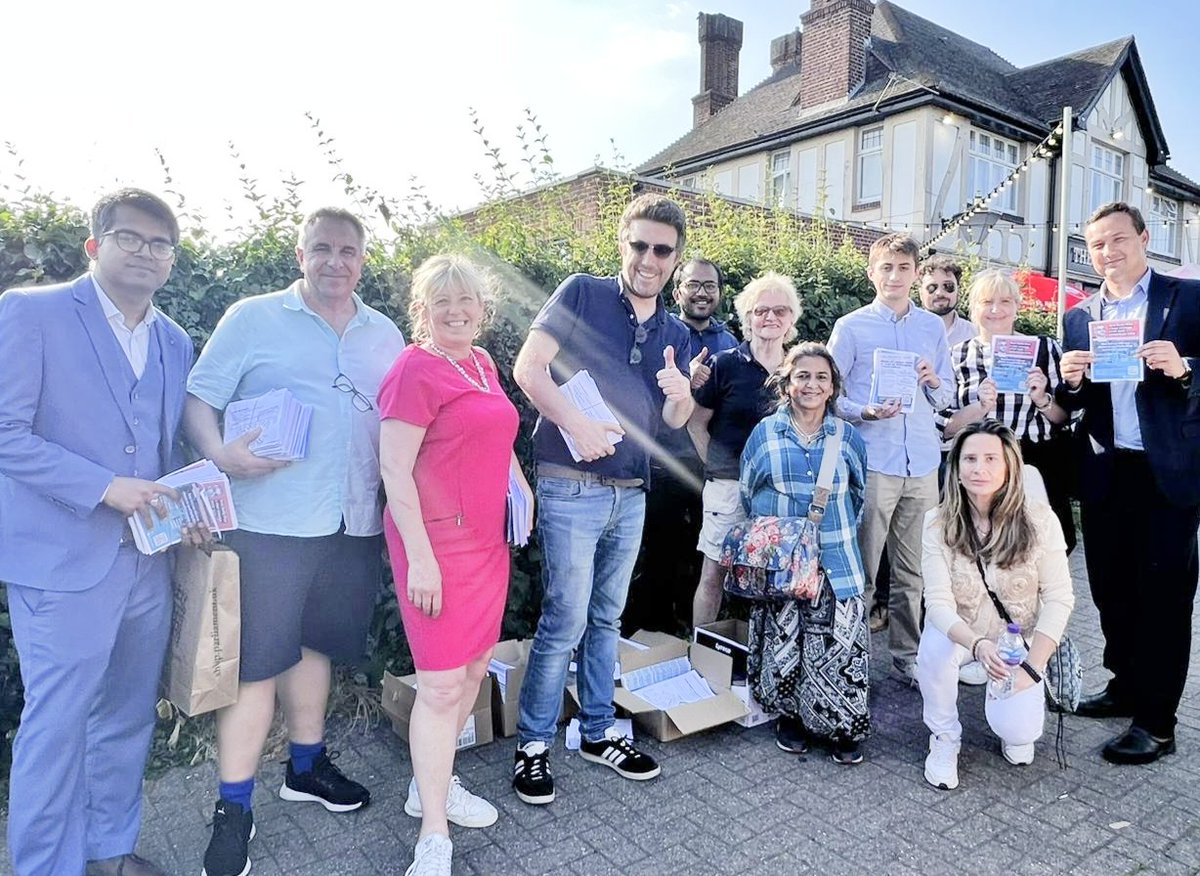 adarsh_dandem's tweet photo. Fantastic to be out with @Hillingdon_Tory 

✅ STOP ULEZ expansion 

@SmallwoodCorner https://t.co/fHJzw4ovLK