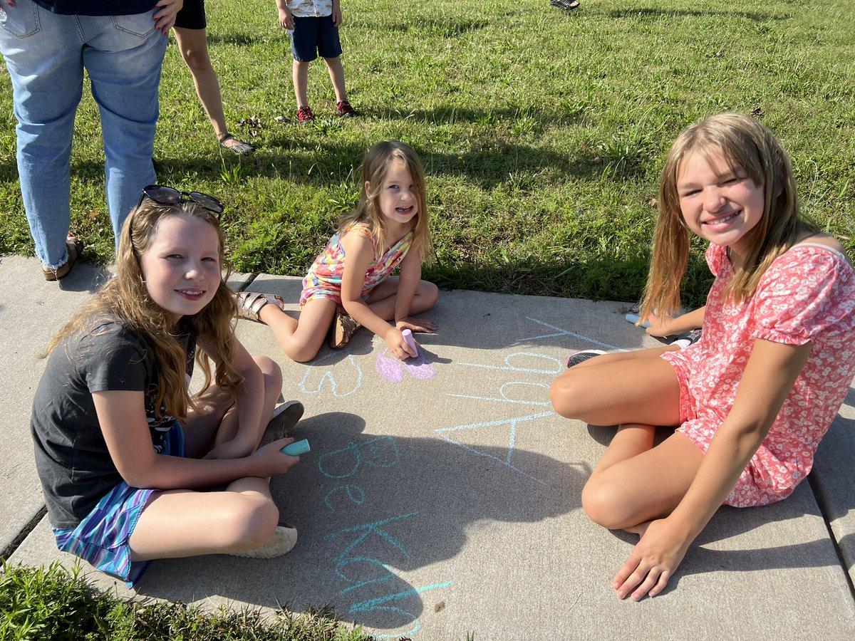 We loved visiting with some of our future Mustangs during today’s Pop-Up Reading and Popsicles!  #mustangsrun #rockitout