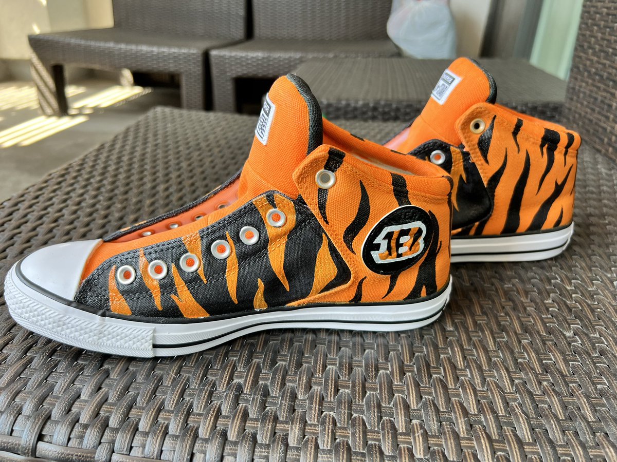 tmagled's tweet photo. any @nuggets fans want to order some custom championship shoes? 👀🏆

#NuggetsNation at @CustomKicksTO we can paint u an awesome 1:1 pair 

samples below 👇🏻 https://t.co/qOkHrGi5at
