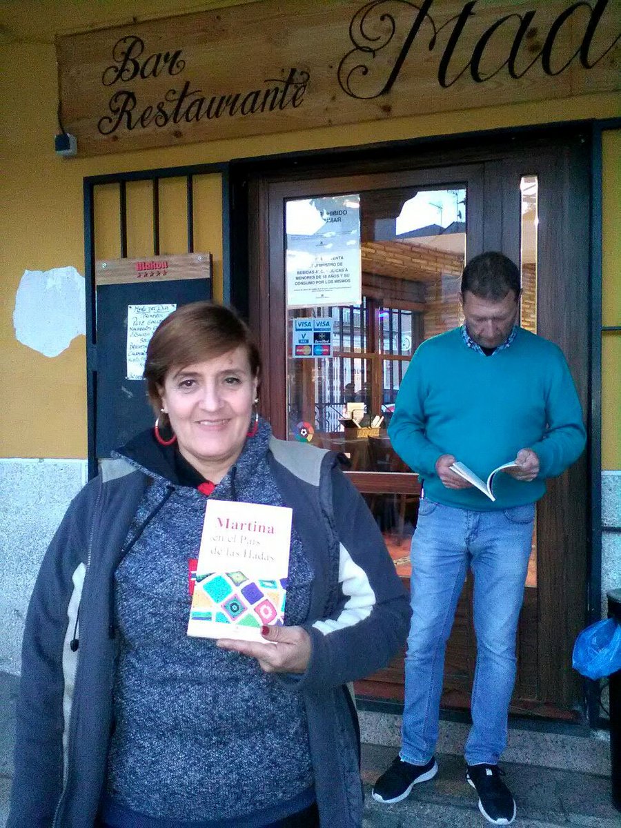 Un refrigerio en #Ciempozuelos, en el #barmadrid, un lugar ideal para pasar un buen rato en compañía del libro Martina en el País de las Hadas de @noemi_hec en las @ViasLiterarias de @BarriosdeLetras España