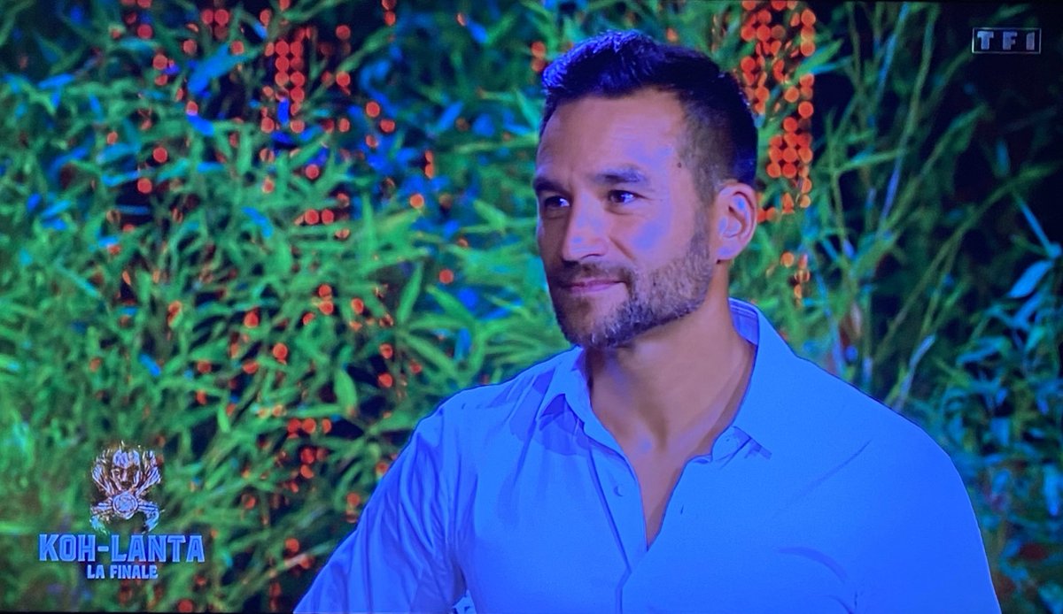 ecrivainedu93's tweet photo. #KohLanta #KohLantaLeFeuSacré 
Nicolas qui donne sa voix à son pote Frédéric malgré la trahison.
C’est lui le vrai gagnant (un aventurier complet comme lui ou rien )⭐️♥️ https://t.co/19yeV8bprI
