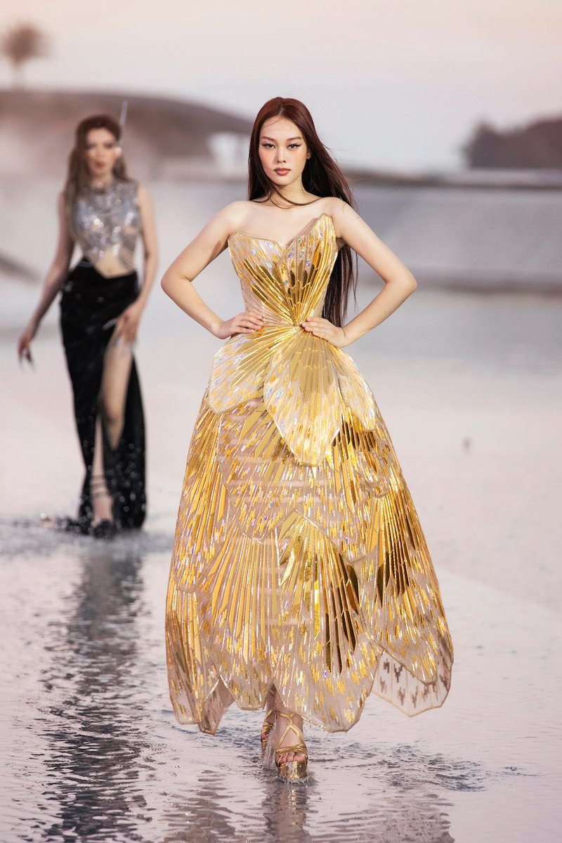 _venus_marie's tweet photo. currently so obsessed with chung thanh phong’s pre-fall 2023 collection https://t.co/ux7pGPSzf6