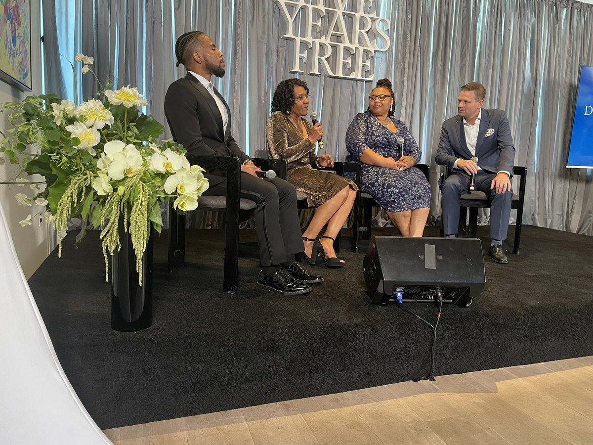 AliceMarieFree's tweet photo. When someone goes to jail, their family goes too. My family experienced this when I was incarcerated. It was a blessing to celebrate my 5 years of freedom with them last week -- they inspire me to fight to ensure more families stay together. #FiveYearsFree #TakingActionForGood https://t.co/jVW8QwOGWf