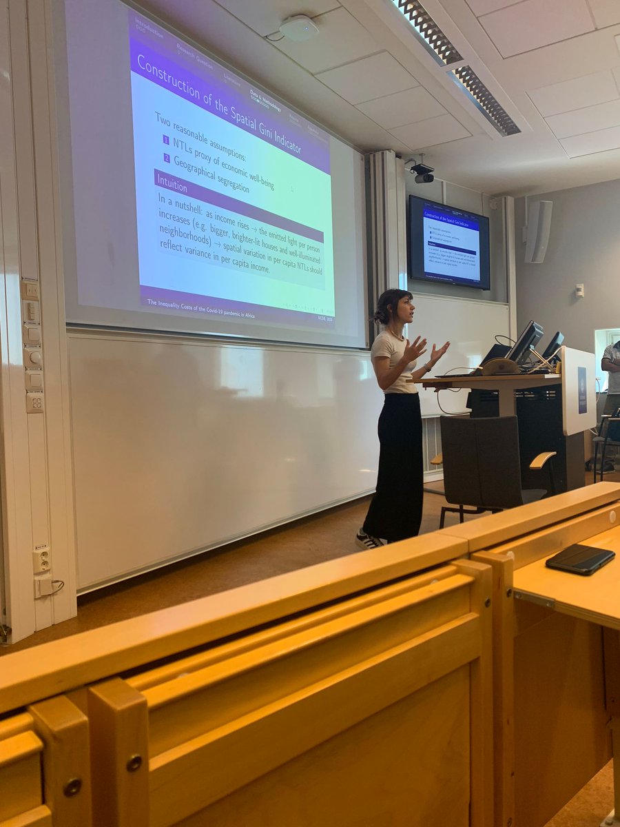 perra_ep's tweet photo. Gesticulating like a walking Italian stereotype while I'm presenting our work on spatial inequality in Africa @bruno_martorano. Thanks #NCDE for this great opportunity here 🇸🇪 https://t.co/rTQKG1QTqr
