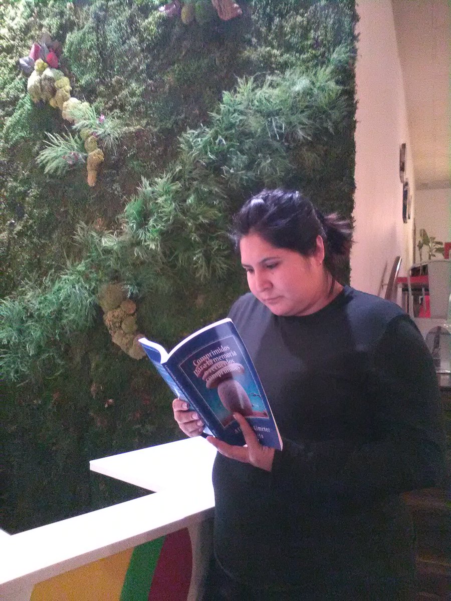 En la Pizzería Peybor <a href="/PPeybor/">PIZZERIA PEYBOR</a> de #Arguelles #Madrid tienen  pizzas deliciosas y autores clásicos, ahora también ?Comprimidos para la memoria o recuerdos comprimidos? de <a href="/lumbrealberto/">Alberto Giménez Prie</a> gracias a las <a href="/ViasLiterarias/">Fernando Cotta Escritor</a> de <a href="/BarriosdeLetras/">BarriosdLetras</a> combina literatura con sus pizzas