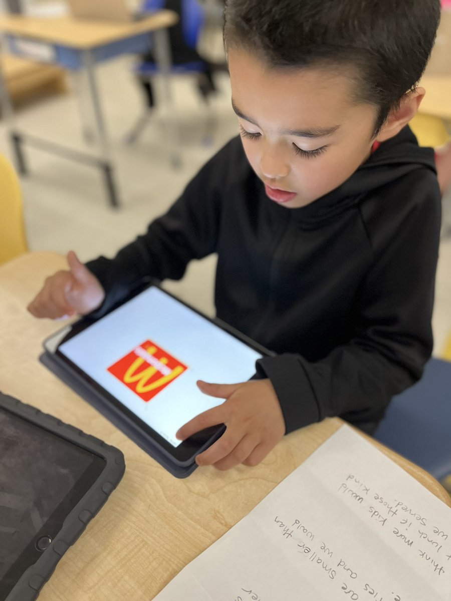 2ndHdes's tweet photo. Today students wrote emails to Ms. Muncy sharing their opinions about changes they would like to see made to the lunch menu. ๐๐ฎ๐ฆ๐จ๐ฅช๐ญ #hdespride https://t.co/nr40AjmVXr