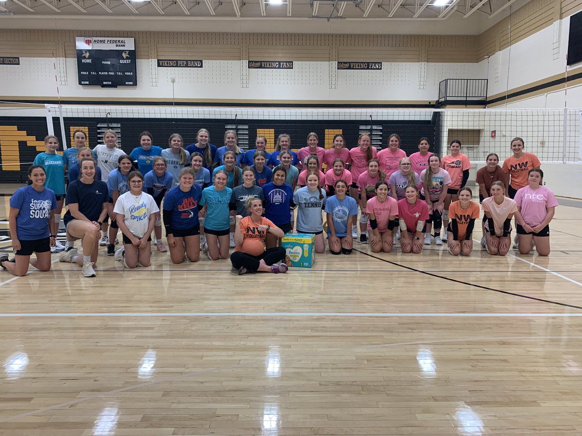 GINWvolleyball's tweet photo. What will Coach @lindseyharders ‘s baby be? Are you team boy or girl!? The high school girls surprised her with their predictions today! 💙💖 We’ll find out in a few weeks! 😍 #ginwvikings #family #genderprediction https://t.co/sPq6fqLbN0