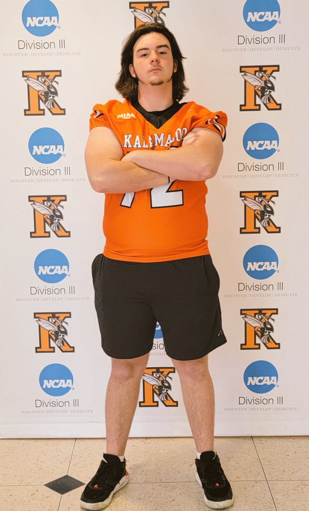 BrodyLopez72's tweet photo. I am extremely honored and blessed to announce that I have received an offer to further my academic and athletic career at Kalamazoo College. #swarmtheday 

@CoachKrajacic @CoachZorboKZOO @KzooFootball @MilanBRFootball @MilanBigRedsAD https://t.co/DSi6pYsLSS