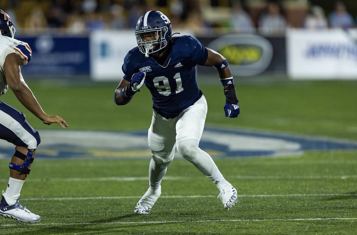 After a great conversation with <a href="/Rip_Rowan48/">Rip Rowan</a> I’m extremely blessed to receive an offer from Georgia southern University!! #GATA #HailSouthern <a href="/CollinsHillFB/">Collins Hill Eagles Football</a>  <a href="/CoachBeck56/">CORY BECK 🦅🏈</a> <a href="/SwickONE8/">Drew Swick</a> <a href="/GSAthletics_FB/">Georgia Southern Football</a> <a href="/GSCoachHelton/">Clay Helton</a> <a href="/Coach_BBailey/">Brandon Bailey</a> @MohrRecruiting <a href="/JeremyO_Johnson/">Jeremy Johnson</a> <a href="/Perroni247/">Brian Perroni</a>