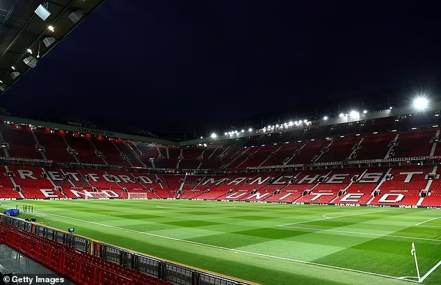 @DiogoMCosta99 Old Trafford is waiting for you😉