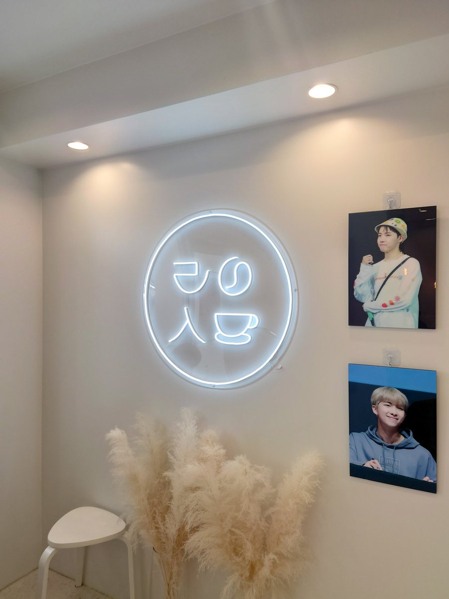 k9q99's tweet photo. おはようございます。
昨日は展示会に行ってきました♡
昨年も行きましたが今年も素敵な空間でした✨改めてバンタン10周年おめでとう🎉大好きだよぉ〜。
@BTS613_PURPLE
#PERFECT_10 https://t.co/CG2JKjs1ca