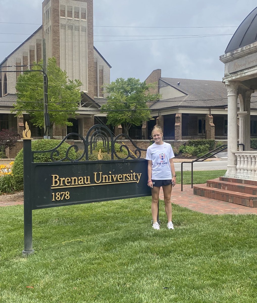 OliviaGillum5's tweet photo. Thank you coach @Reichertsoccer for setting up an amazing visit while on my vacation at @BUSoccer Such a welcoming and loving campus! ⭐️🖤🐅 https://t.co/ZdMOjdNT47