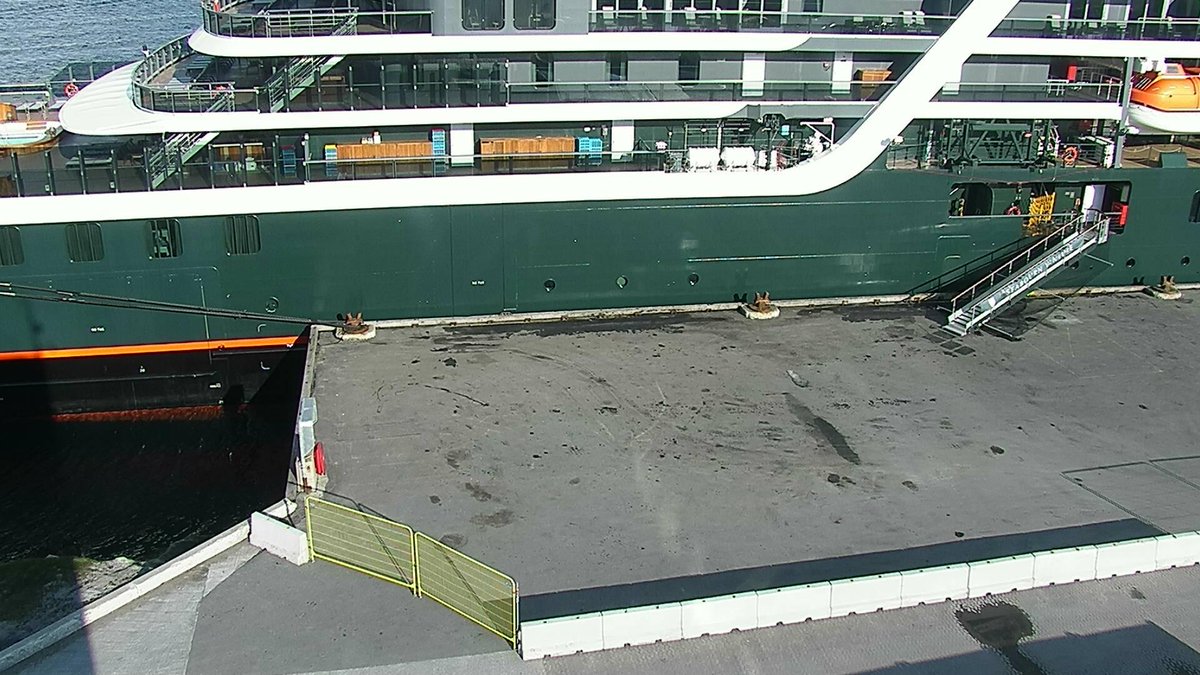 I am 27% sure I saw a naval vessel near Nuuk.