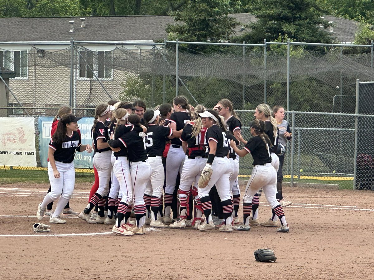 DCHS Athletics tweet media