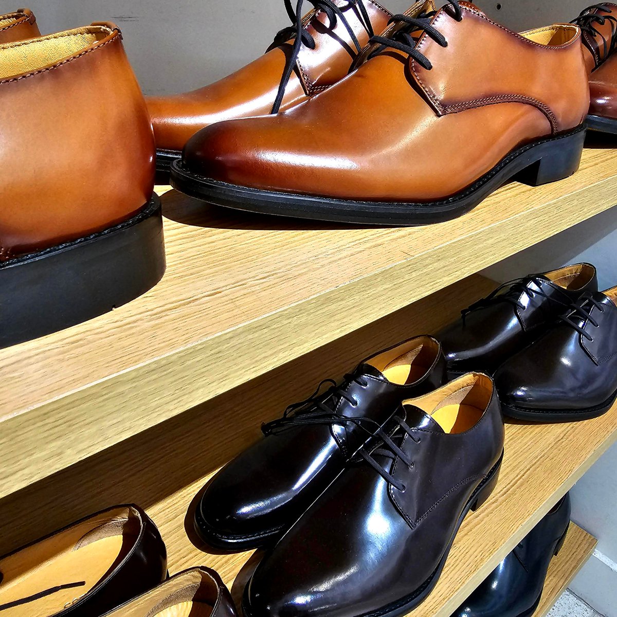 BrowardMall's tweet image. Rock the professional look with Express Men's versatile wardrobe that's tailored to perfection! 👍
📍Express Men is located across H&amp;amp;M Man
#BrowardMall #expressmen #express #fathersdaygifts Express