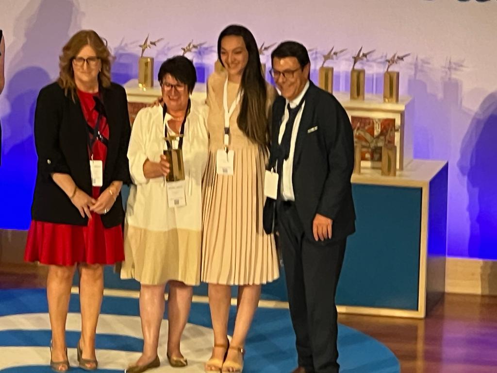 ASAPMEAragon's tweet photo. Enhorabuena al @IISAragon por el premio en el #ForoPremiosAE por el proyecto #PacienteProtagonista
Ha sido un lujo traer a Aragón dos #premiosAE en humanización de la salud entre 663 proyectos presentados a nivel nacional!!!
Gracias @JanssenESP y @CatedrasEnRed https://t.co/7u1ANQ2de4