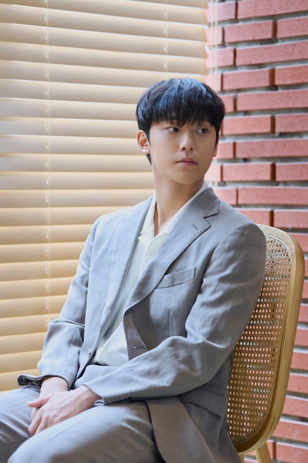 FyiPpY-aUAAV1LP?format=jpg&name=900x900