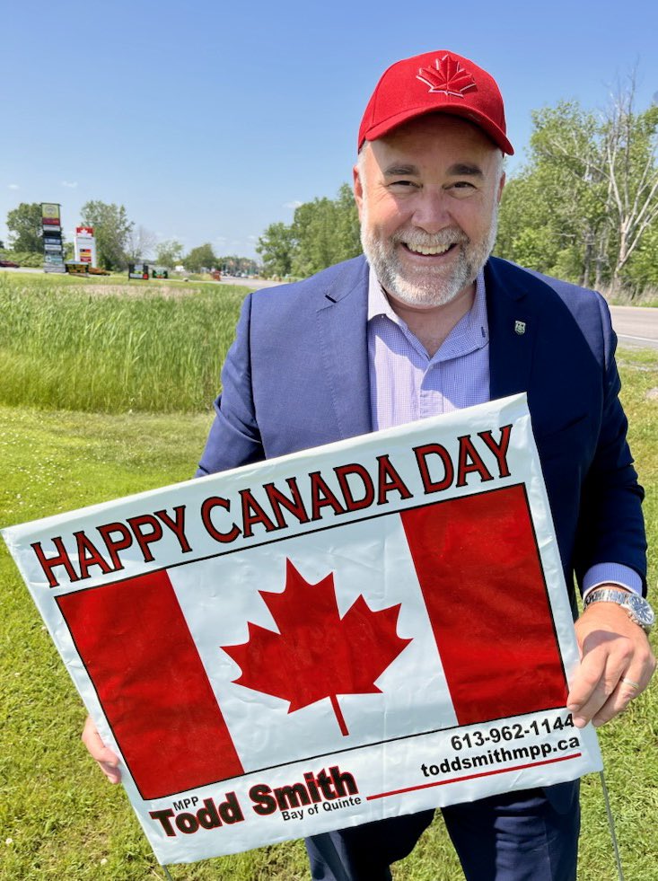 AVAILABLE NOW! 🇨🇦 (while they last)

We’re proud to offer complimentary Canada Day lawn signs again this year. 
Grab one for your yard just over the bridge at my #BayofQuinte office in Rossmore. 🍁 

#HappyCanadaDay2023 🇨🇦