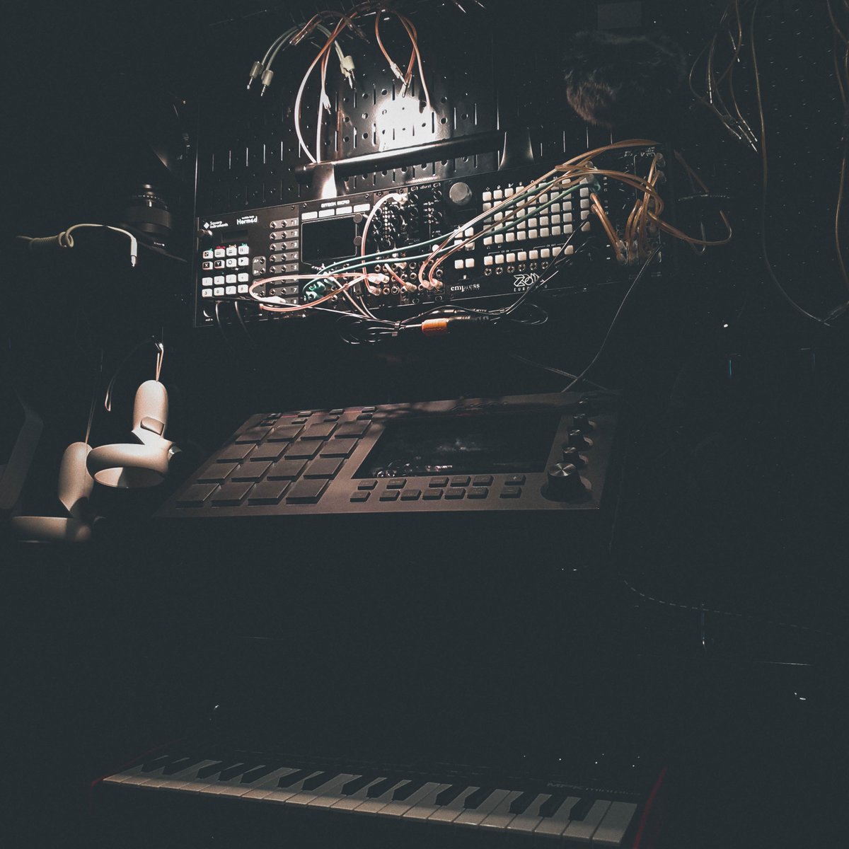 The cave!

#synthesizer #empress #MPC #zoia #mutableinstruments
