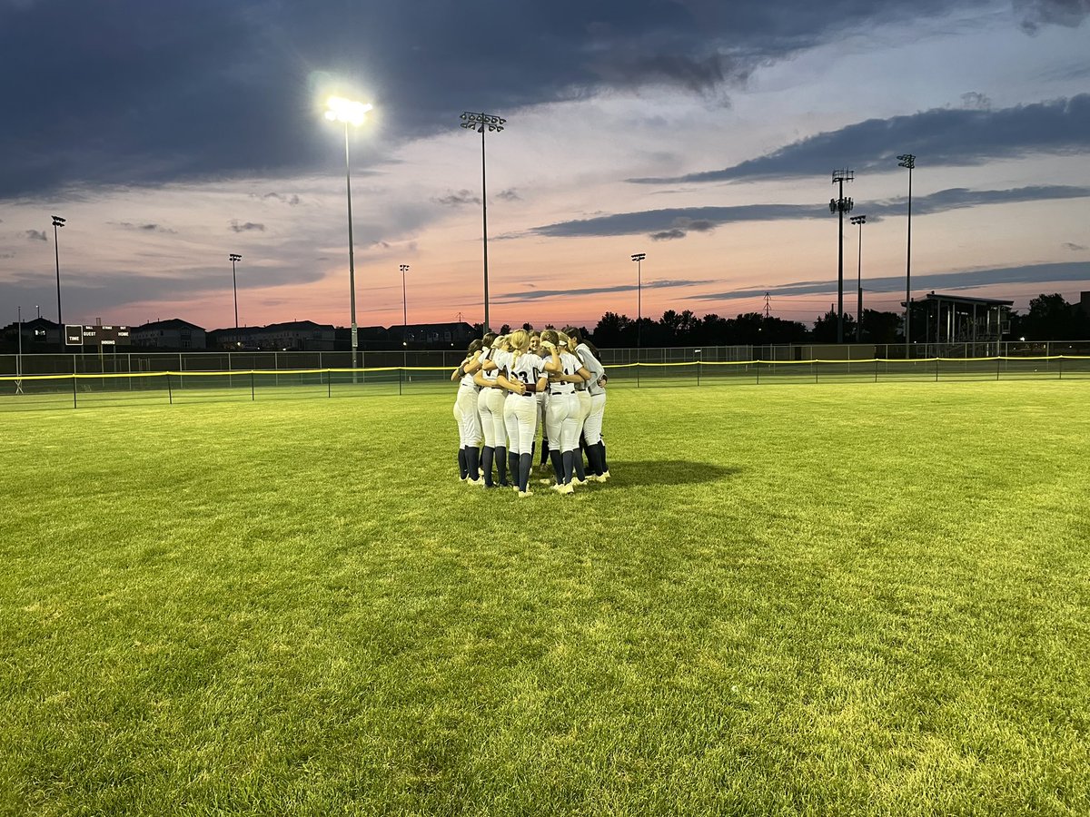 mnvortexandas's tweet photo. Joey Hurst, an honorary guest from PA, played with our 14U Gold and 14U Nat’l teams in the Lexi Kretsch Summer Showdown! Joey’s Uncle Shelby received Lexi’s liver. #2 is officially retired from the Vortex/A’s to honor Lexi. Joey wore #2 this weekend in honor of Lexi’s donation. https://t.co/xCvrSpGqP6