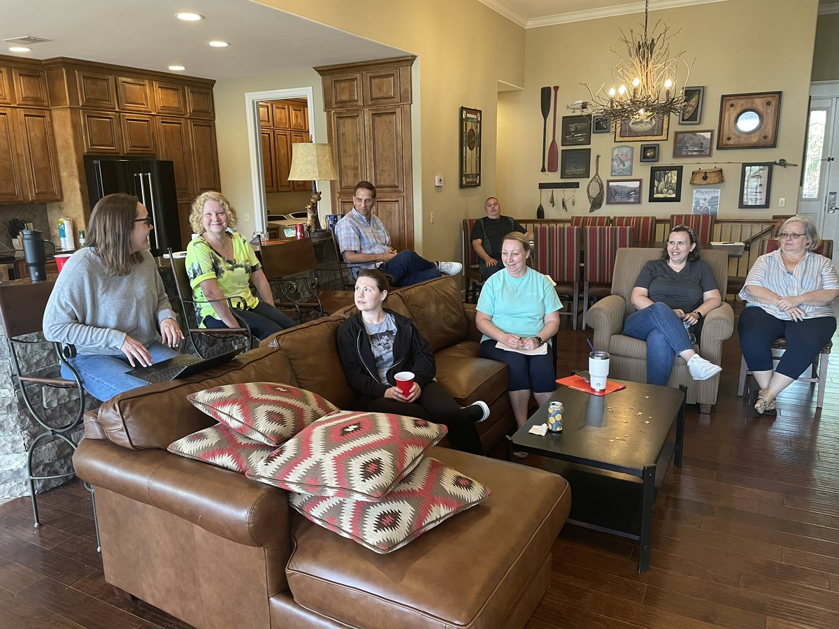 JulieJMasterson's tweet photo. Graduate College Retreat has been so productive (and way fun)! https://t.co/BVBI9ivxov
