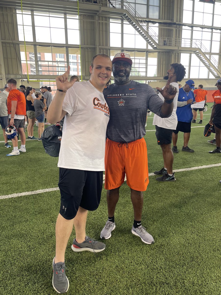 AbramOller25's tweet photo. Had a great day at the @CowboyFB lineman camp today, and am excited to take what I’ve learned to my team this season @PlayBookAthlete @CoachGundy @CoachGRichDL #WhyIGrind https://t.co/MQqLQmYB3n