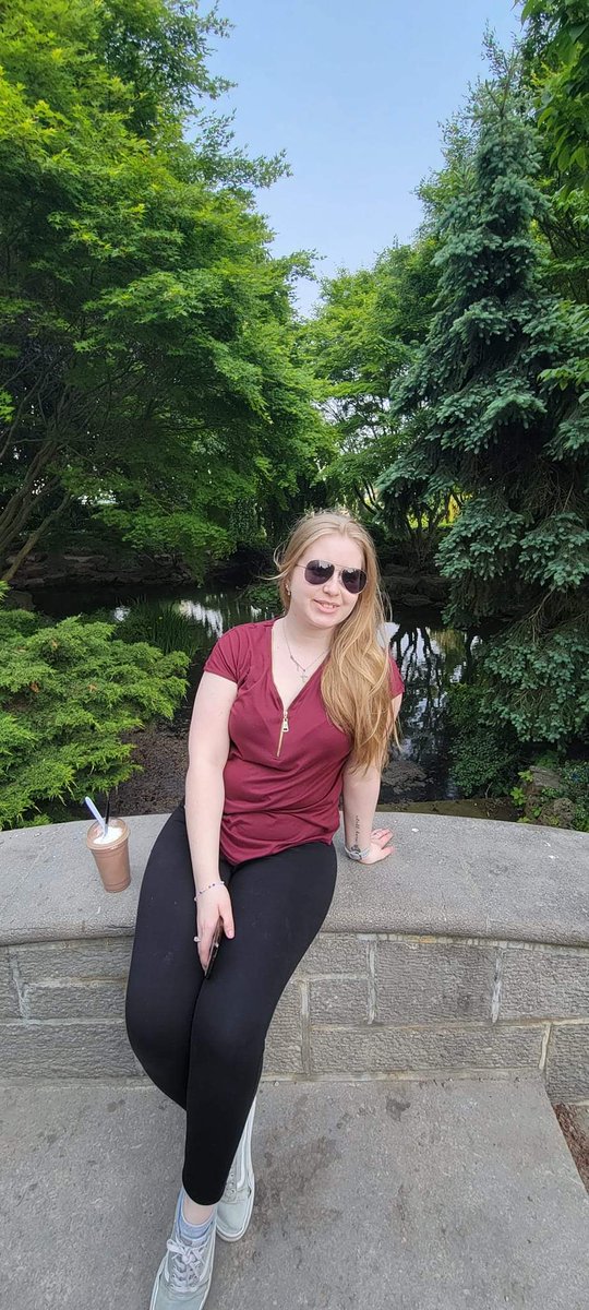Jennhamlyn1991's tweet photo. Congratulations to my baby sister on her college graduation. May you reach for the stars and may the future always be bright. I have never stopped cheering you on and I never will #DCgrad2023 https://t.co/R5jXjvxFC7