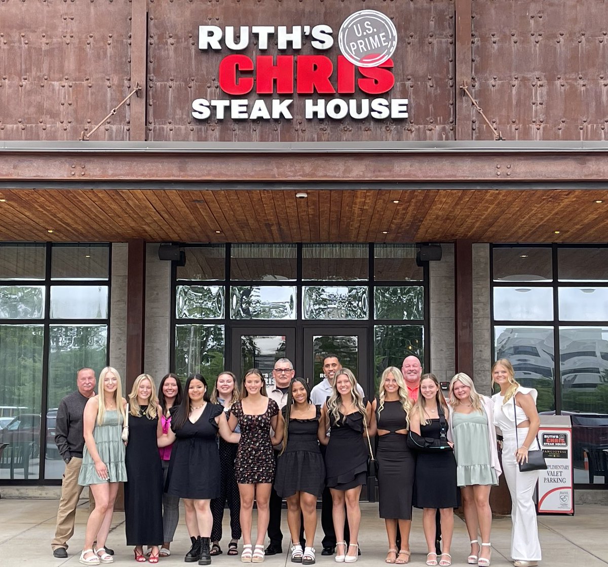 Following through on a promise. When playing the #5 team in the state and your shortstop asks before the game if we win, will you take us to Ruth’s Chris…..
⁦<a href="/KHS_AD/">Kokomo Athletics</a>⁩ ⁦<a href="/KHS_SID/">Kokomo HS Sports Information Director ❤️💙</a>⁩ ⁦<a href="/Kats_Principal/">Principal Blessing</a>⁩