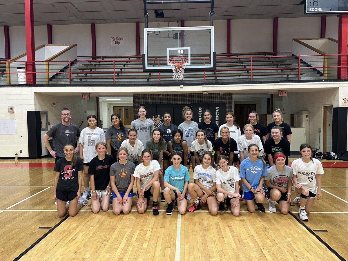 Hested_Hoops's tweet photo. Sturgis SD 📍camp in the books! The players  worked hard and got after it. @SturgisHoops @MeadeSchDist461 #hestedhoops https://t.co/4owjqdw350