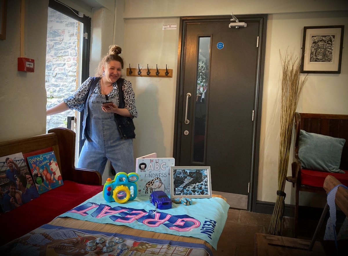 Yn cwrdd gyda'r pobl sydd yn neud y stwff hudol pob dydd <a href="/NaturePonty/">NATURponty</a> <a href="/ArtisCommunity/">Artis Community Cymuned</a> @MarthasHomestor <a href="/ClwbYBont/">Clwb Y Bont</a> <a href="/YMaArlein/">YMa</a> @angegerrard