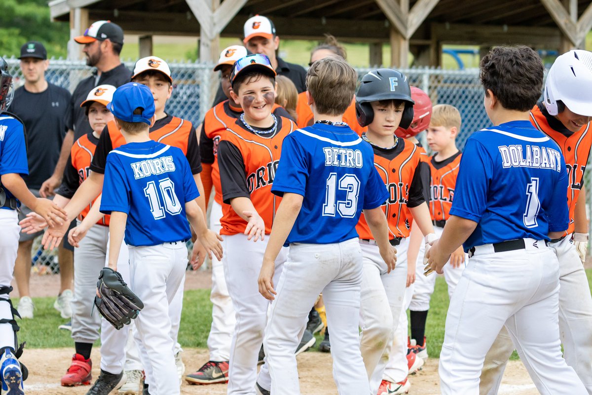 JenRaiderPhoto's tweet photo. This is sportsmanship. After a hard fought game, the Dodgers won the Championship, but the Orioles showed everyone what they are made of. Congratulations to both teams! https://t.co/O1c7glIags