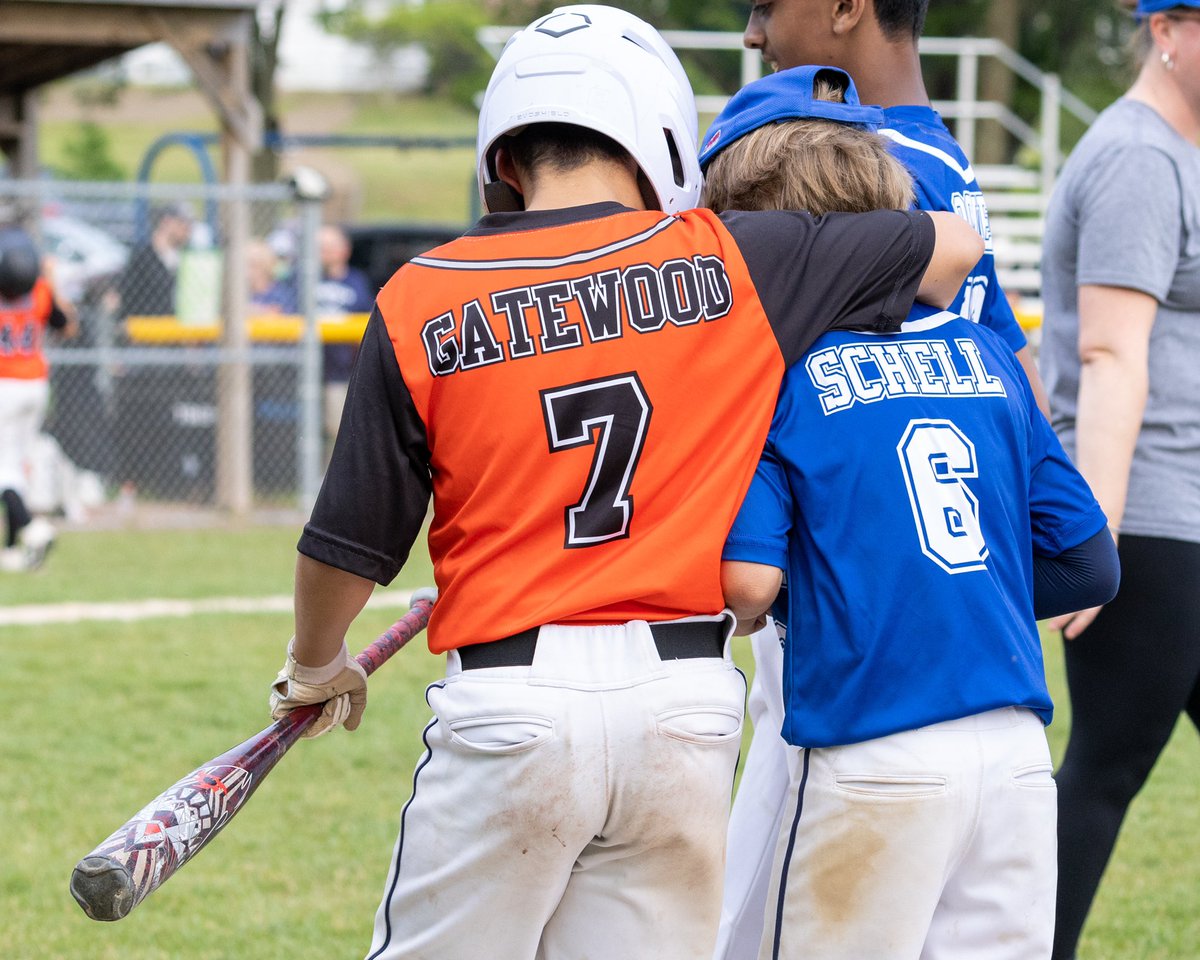 JenRaiderPhoto's tweet photo. This is sportsmanship. After a hard fought game, the Dodgers won the Championship, but the Orioles showed everyone what they are made of. Congratulations to both teams! https://t.co/O1c7glIags