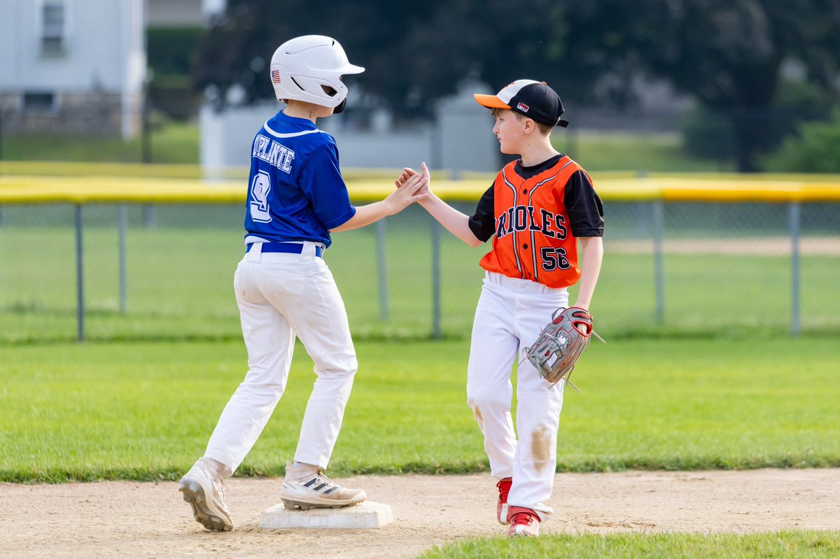 JenRaiderPhoto's tweet photo. This is sportsmanship. After a hard fought game, the Dodgers won the Championship, but the Orioles showed everyone what they are made of. Congratulations to both teams! https://t.co/O1c7glIags