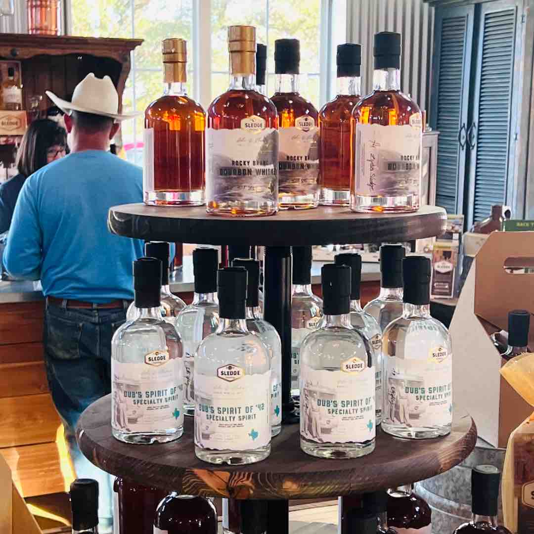 Nothing like getting in the mid week spirit with some spirits! 🥃 

#sledgedistillery #distillery #moonshine #alcohol #whiskey #bourbon #distillerytour #gin  #spirits #cocktails #vodka #mixology #drinks #liquor #cocktail #cheers #craftdistillery #bartender #drink #craftspirits